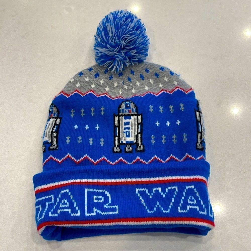 Star Wars stocking hat what’s up puff ball on top excellent shape, super nice.